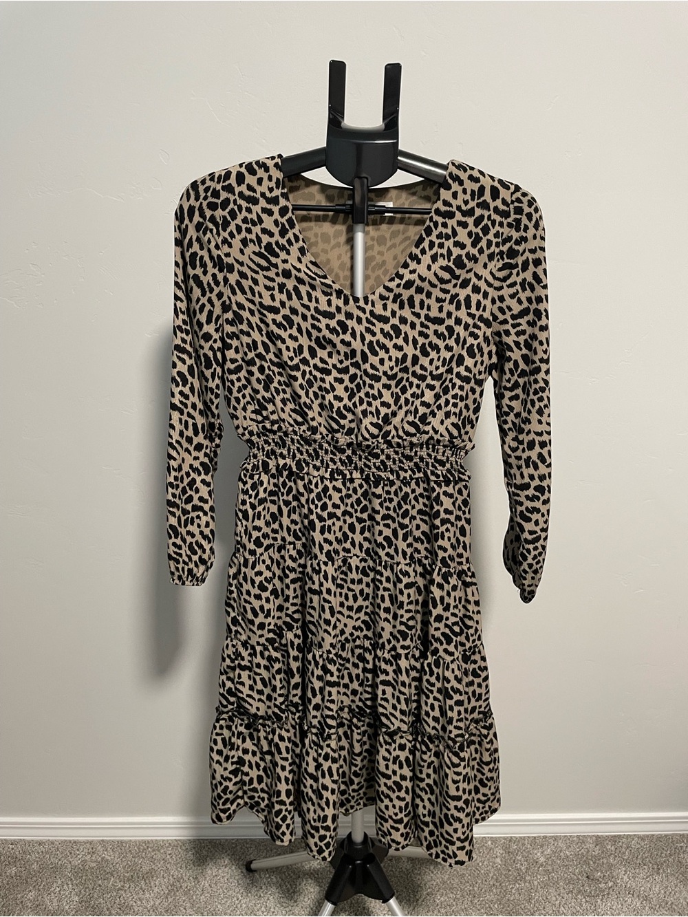 DownEast Leopard Print V-Neck Tiered Long Sleeve Dress Size XS